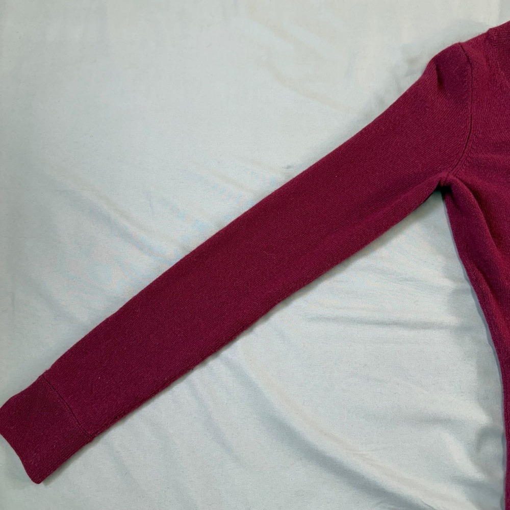 Cashmere Saks Fifth Avenue V-Neck Long Sleeve Sweater Berry‎ XS absolute beauty - Picture 12 of 16